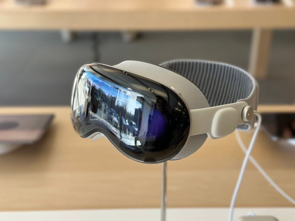 Is Apple Vision Pro hurting your eyes How many hours should it take